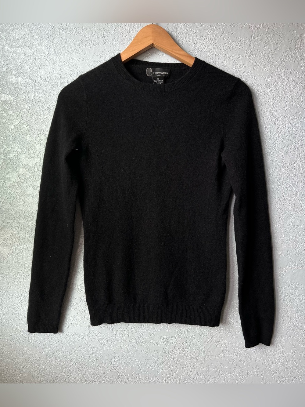 Bloomingdale’s 100% Cashmere Black Crewneck Sweater Women’s XS